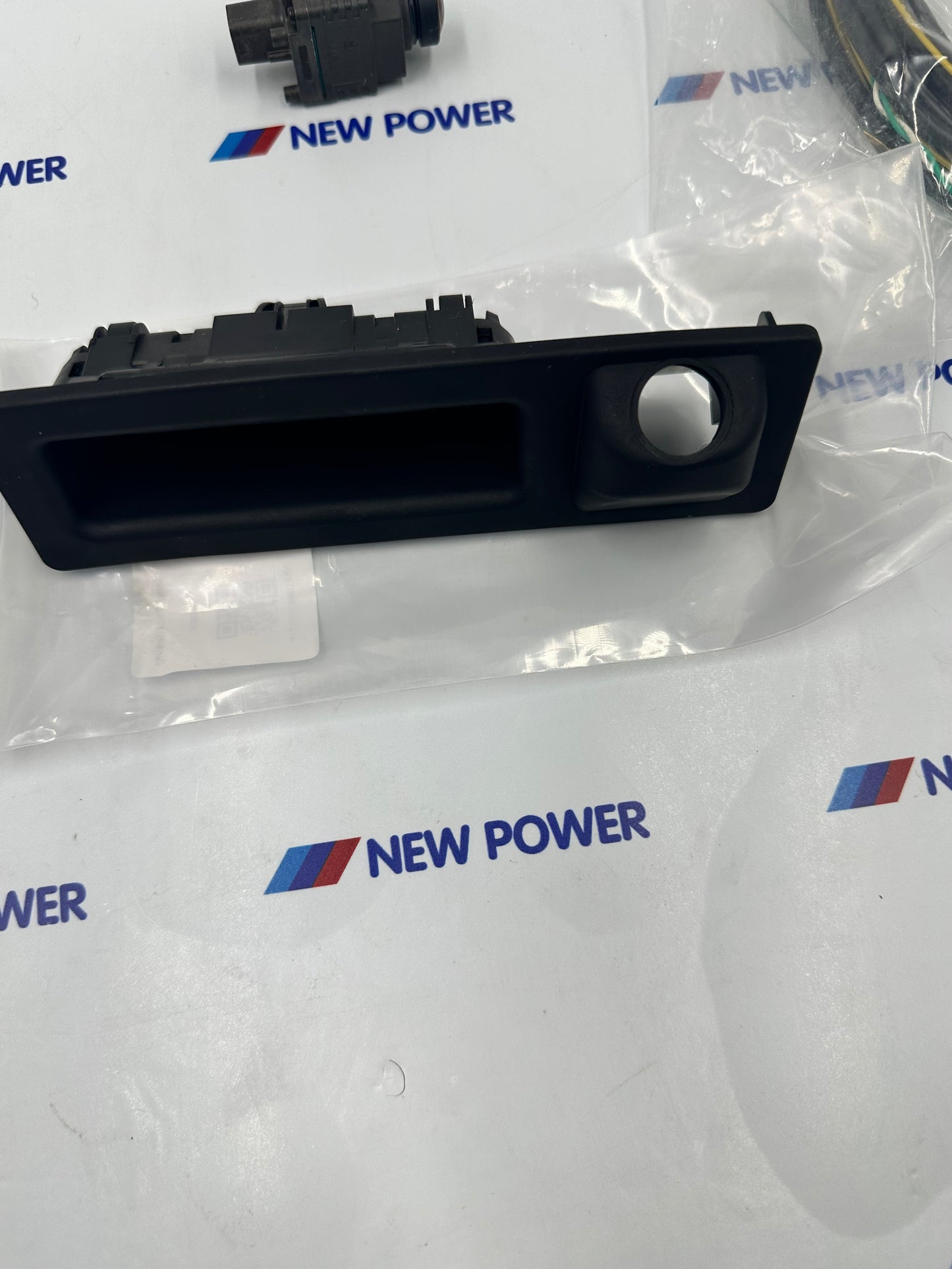 BMW F48 rear camera kit (brand new)