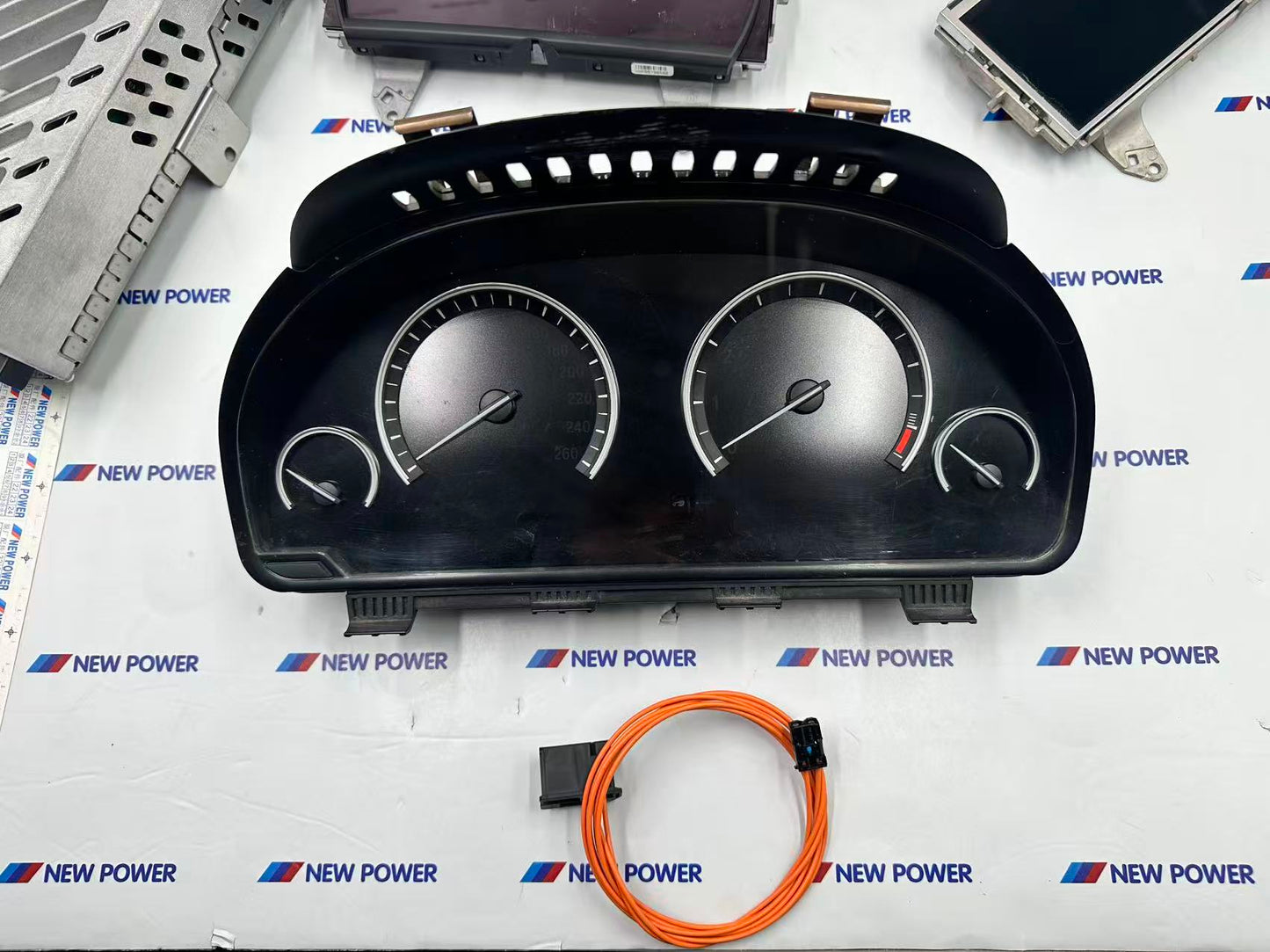 BMW  F25 6WA CLUSTER (USED BUT REVIRGINED)
